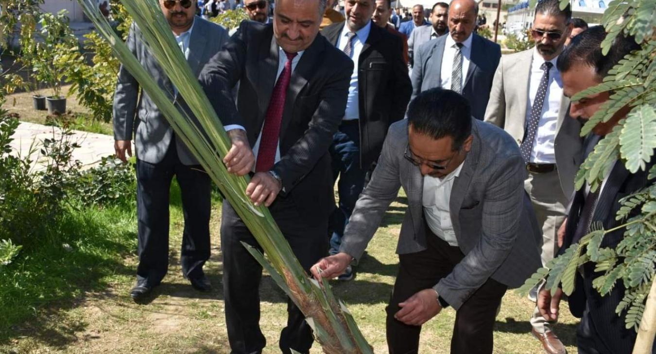 A campaign to plant trees and plant various shade and seasonal plants in the college gardens